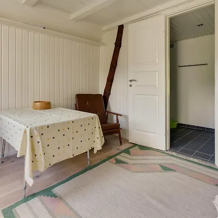 Three-bedroom Holiday In * Hals
