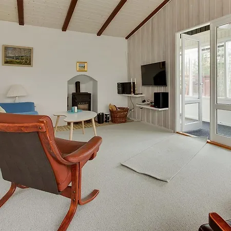 Three-bedroom Holiday In * Hals